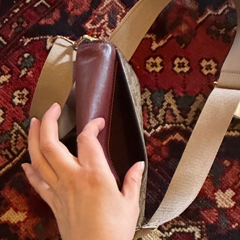 Coach Daisy Turnlock Crossbody in signature print - Picture 4 of 7